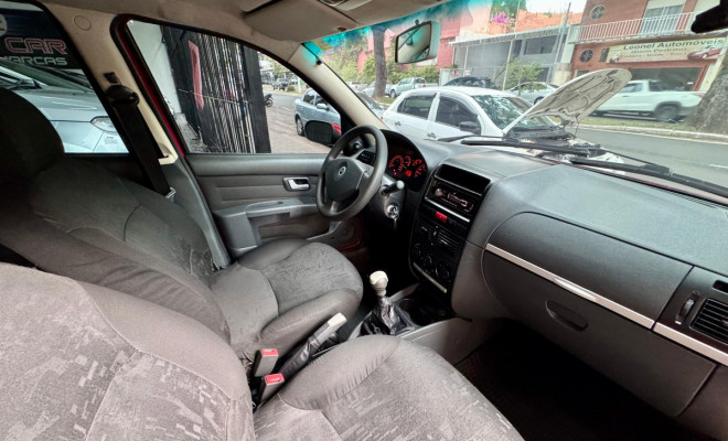 Fiat Palio ELX 1.3 mpi Flex 8V 4p 2005 Flex-8