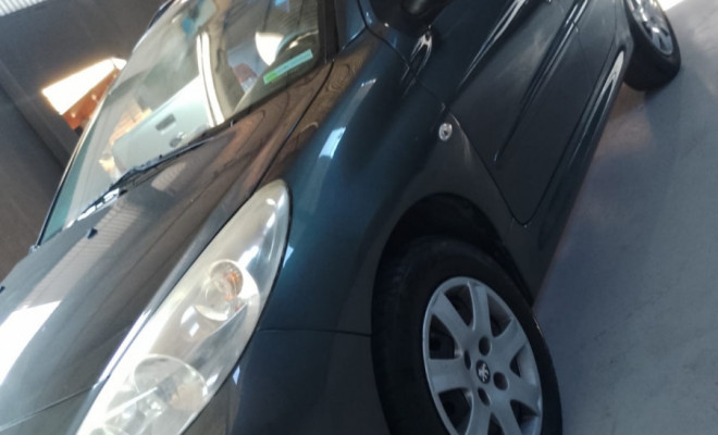 Peugeot 207 SW XR 1.4 Flex 8V 5p 2011 Flex