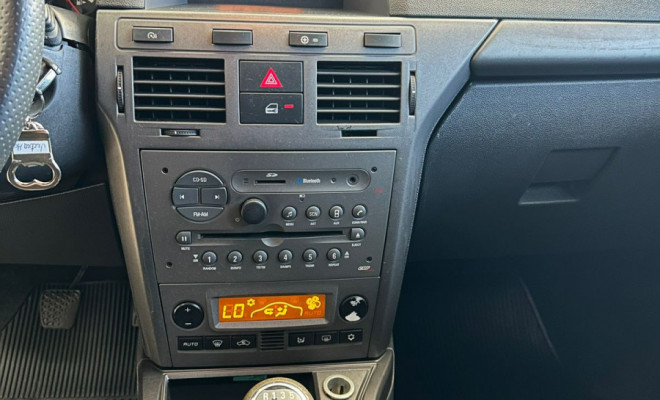 GM - Chevrolet Vectra GT 2.0 MPFI 8V FlexPower Mec. 2009 Flex-8