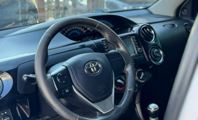 Toyota ETIOS PLATINUM Sed. 1.5 Flex 16V 4p Mec. 2016 Flex-1