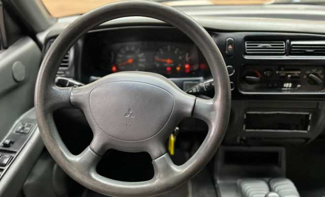 Mitsubishi L200 GLS Sport 2.5 4x4 121cv CD DTI Dies 2006 Diesel-6