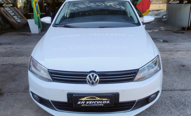 VW - VolksWagen JETTA Highline 2.0 TSI 16V 4p Tiptronic 2013 Gasolina-9