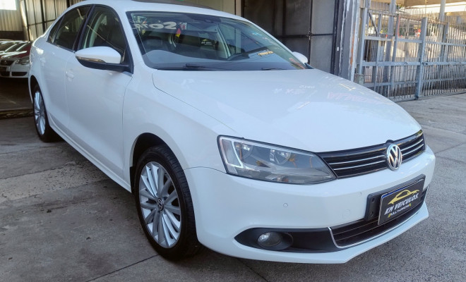 VW - VolksWagen JETTA Highline 2.0 TSI 16V 4p Tiptronic 2013 Gasolina