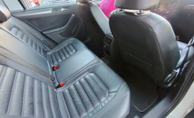 VW - VolksWagen JETTA Highline 2.0 TSI 16V 4p Tiptronic 2013 Gasolina-6