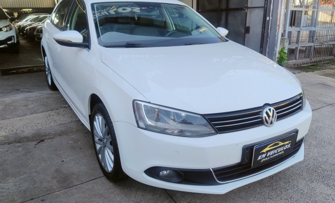 VW - VolksWagen JETTA Highline 2.0 TSI 16V 4p Tiptronic 2013 Gasolina-7