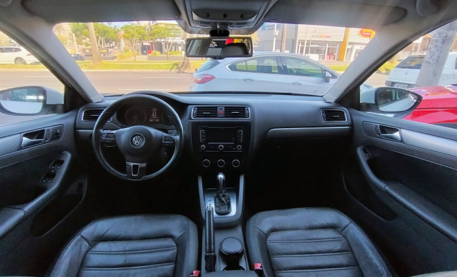 VW - VolksWagen JETTA Highline 2.0 TSI 16V 4p Tiptronic 2013 Gasolina-4