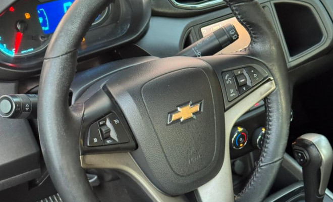 GM - Chevrolet ONIX HATCH LTZ 1.4 8V FlexPower 5p Aut. 2016 Flex-8