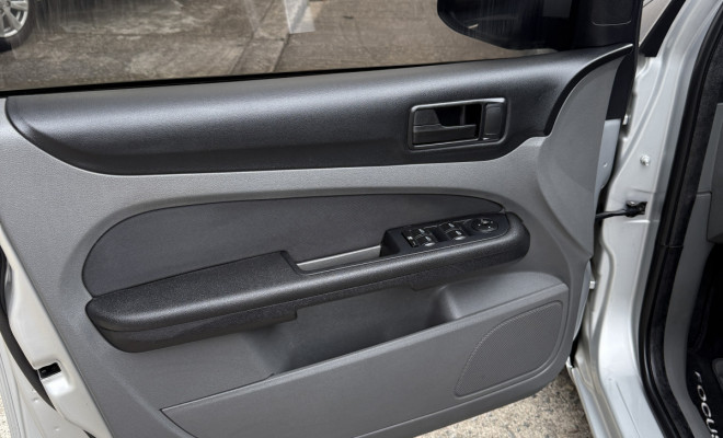 Ford Focus Sedan 1.6/1.6 Flex 8V/16V 4p Mec. 2012 Flex-6