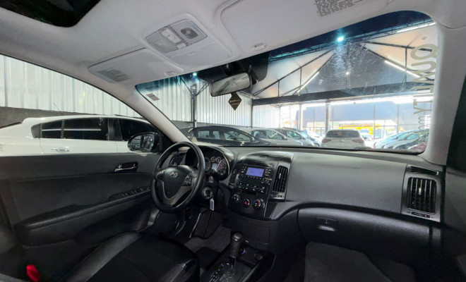 Hyundai i30 2.0 16V 145cv 5p Aut. 2010 Gasolina-8