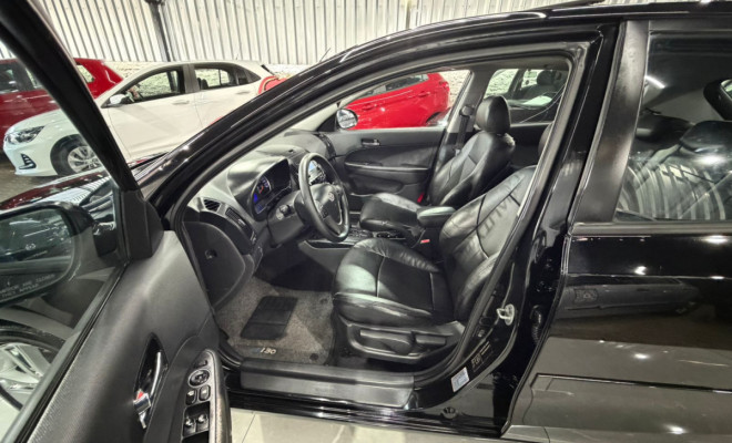 Hyundai i30 2.0 16V 145cv 5p Aut. 2010 Gasolina-9