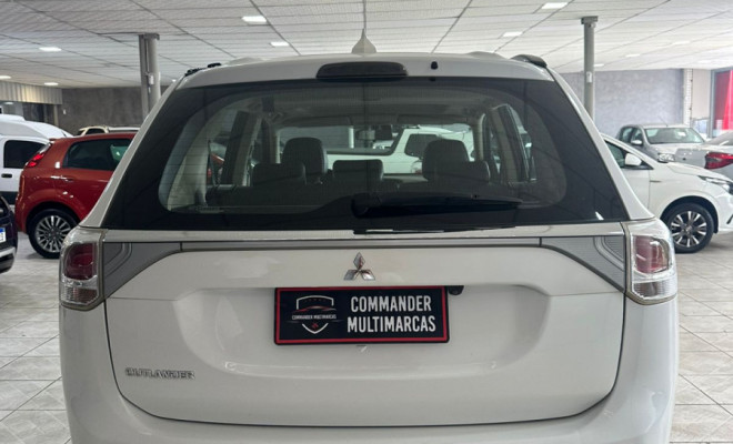 Mitsubishi OUTLANDER 2.0 16V 160cv Aut. 2015 Gasolina-16