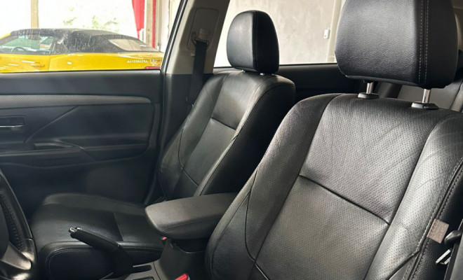 Mitsubishi OUTLANDER 2.0 16V 160cv Aut. 2015 Gasolina-2