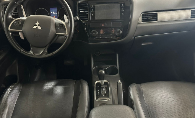 Mitsubishi OUTLANDER 2.0 16V 160cv Aut. 2015 Gasolina-11