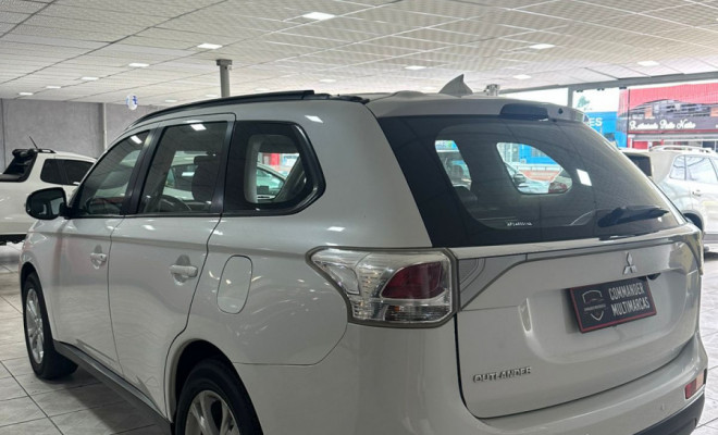 Mitsubishi OUTLANDER 2.0 16V 160cv Aut. 2015 Gasolina-17
