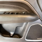 Jeep Commander Overland Hurricane 2.0 4x4 TB Gasolina Aut 2025-19