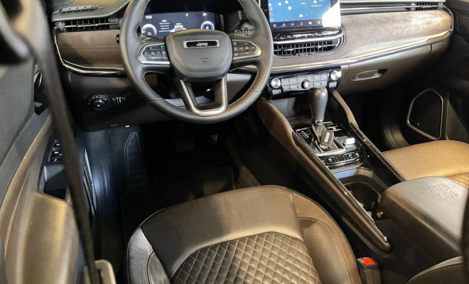 Jeep Commander Overland Hurricane 2.0 4x4 TB Gasolina Aut 2025-6