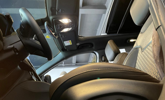 Jeep Commander Overland Hurricane 2.0 4x4 TB Gasolina Aut 2025-14