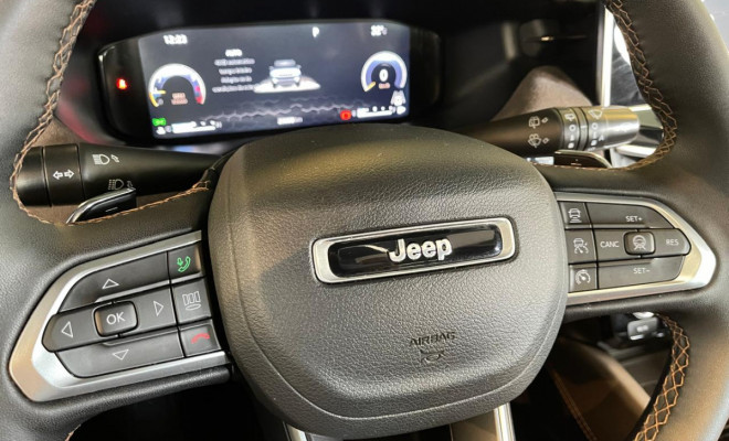 Jeep Commander Overland Hurricane 2.0 4x4 TB Gasolina Aut 2025-8