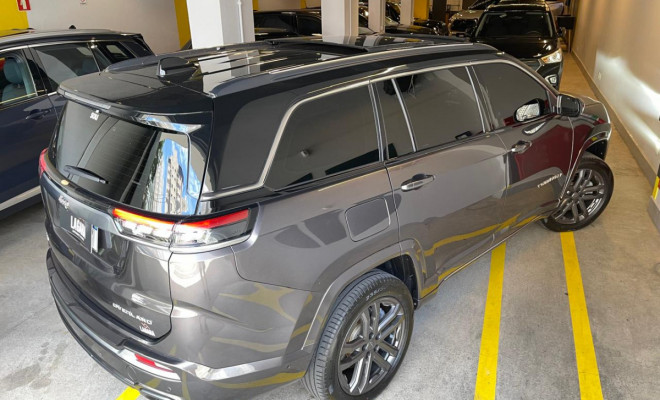 Jeep Commander Overland Hurricane 2.0 4x4 TB Gasolina Aut 2025-5