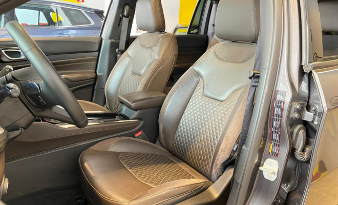 Jeep Commander Overland Hurricane 2.0 4x4 TB Gasolina Aut 2025-13