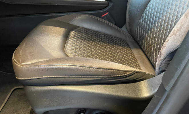 Jeep Commander Overland Hurricane 2.0 4x4 TB Gasolina Aut 2025-15