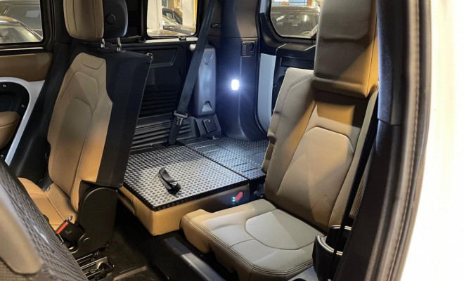 Land Rover Defender 110 X-DY.HSE D350 Die Aut. Híbrido 2025-17