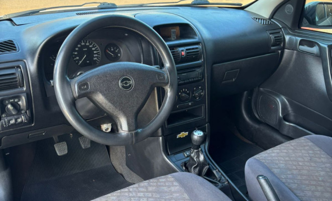GM - Chevrolet Astra GL 1.8 MPFI 3p 2000 Gasolina-5