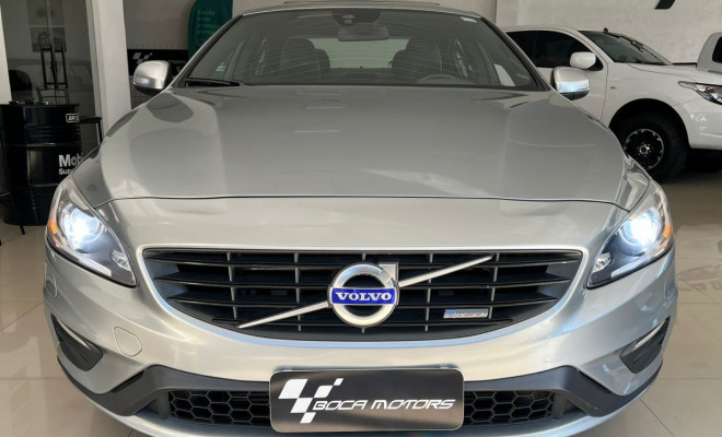 Volvo S60 T-5 R-DESIGN 2.0 240cv 4p 2014 Gasolina-3
