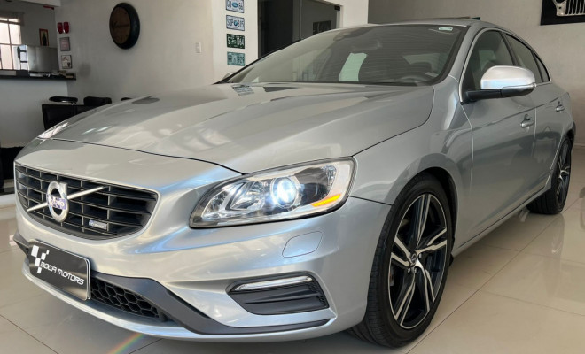Volvo S60 T-5 R-DESIGN 2.0 240cv 4p 2014 Gasolina-8