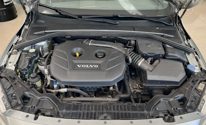 Volvo S60 T-5 R-DESIGN 2.0 240cv 4p 2014 Gasolina-6