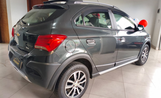 GM - Chevrolet ONIX HATCH ACTIV 1.4 8V Flex 5p Mec. 2018 Flex-2