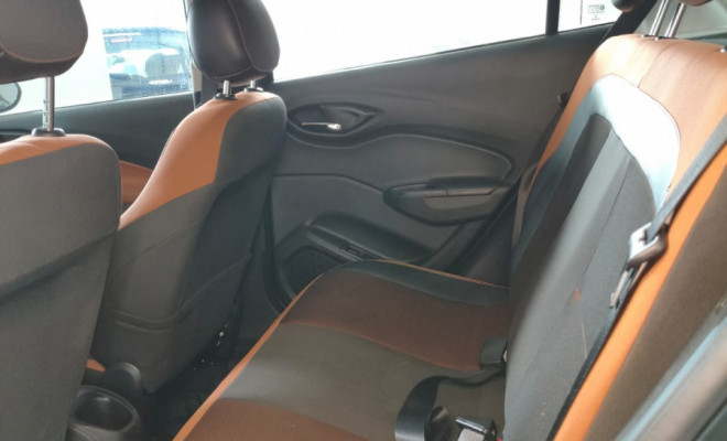 GM - Chevrolet ONIX HATCH ACTIV 1.4 8V Flex 5p Mec. 2018 Flex-6