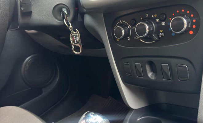 Renault LOGAN Expression Flex 1.6 16V 4p 2017 Flex-6