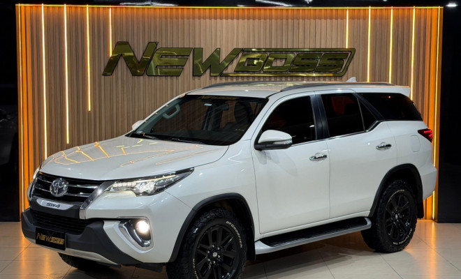 Toyota Hilux SW4 SRX 4x4 2.8 TDI 16V Dies. Aut. 2016 Diesel-1