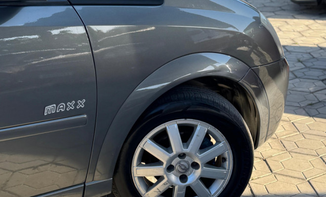 GM - Chevrolet Meriva Maxx 1.4 MPFI 8V ECONOFLEX 5p 2011 Flex-8