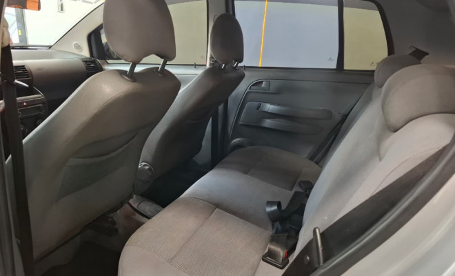 VW - VolksWagen Fox Plus 1.6Mi Total Flex 8V 4p 2008 Flex-9