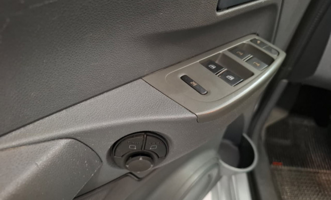 VW - VolksWagen Fox Plus 1.6Mi Total Flex 8V 4p 2008 Flex-17