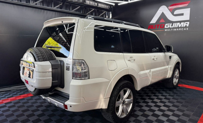 Mitsubishi Pajero HPE Full 3.2 4x4 T.I.Dies. 5p Aut 2014 Diesel-4