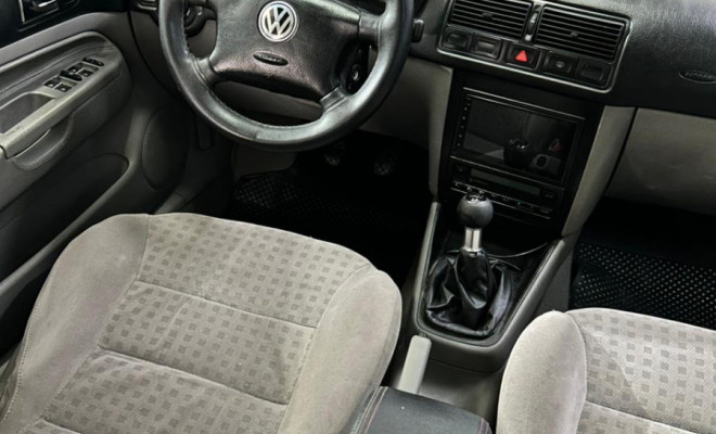 VW - VolksWagen Golf 2.0/ 2.0 Mi Flex Aut/Tiptronic. 2001 Flex-3