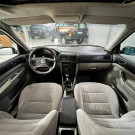 VW - VolksWagen Golf 2.0/ 2.0 Mi Flex Aut/Tiptronic. 2001 Flex-2