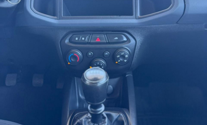 GM - Chevrolet JOY Plus Black Ed.1.0 8V 4p Flex Mec. 2021 Flex-12