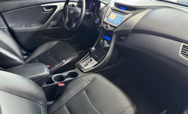 Hyundai Elantra GLS 1.8 16V Aut. 2013 Gasolina-5