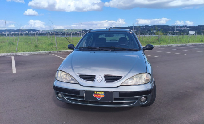 Renault Megane Hatch RT 1.6/RT/Alizé/Exp 1.6 16V 2000 Gasolina-3