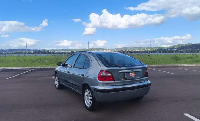 Renault Megane Hatch RT 1.6/RT/Alizé/Exp 1.6 16V 2000 Gasolina-2