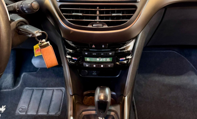 Peugeot 2008 Griffe 1.6 Flex 16V 5p Aut. 2017 Flex-11