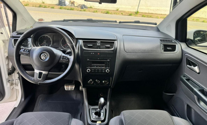 VW - VolksWagen Fox 1.6 Mi I MOTION Total Flex 8V 5p 2014 Flex-8