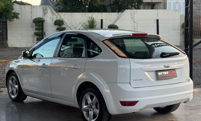 Ford Focus 1.6 S/SE/SE Plus Flex 8V/16V  5p 2013 Flex-2