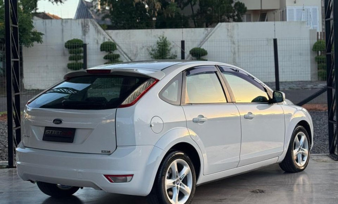 Ford Focus 1.6 S/SE/SE Plus Flex 8V/16V  5p 2013 Flex-1