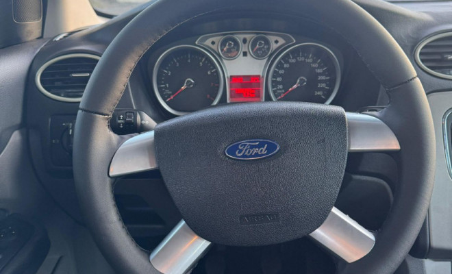 Ford Focus 1.6 S/SE/SE Plus Flex 8V/16V  5p 2013 Flex-9