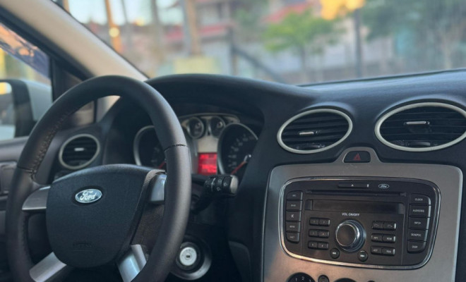 Ford Focus 1.6 S/SE/SE Plus Flex 8V/16V  5p 2013 Flex-8